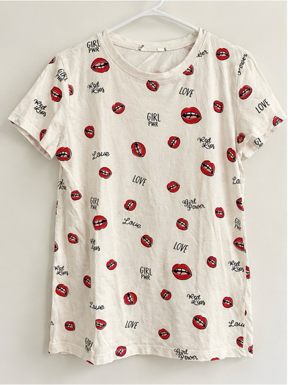 Woman White T-Shirt with Red Lip Print